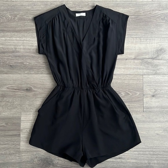 Aritzia Babaton 100% Silk Romper Black Size XXS NWOT - Picture 4 of 7